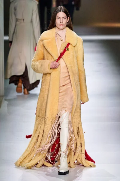 Look 49